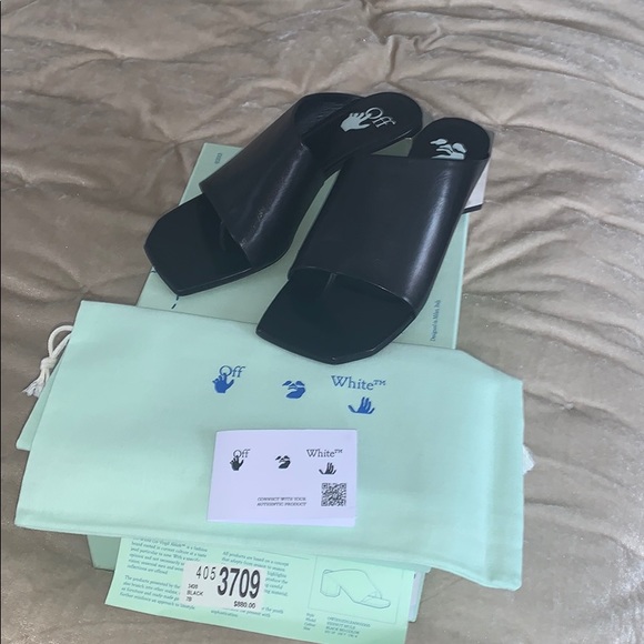 Off-White™  Hexnut Leather Metallic-Heel Thong Sandals - Picture 6 of 15